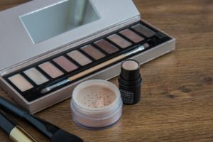 Jasna cera – jaki bronzer wybrać?